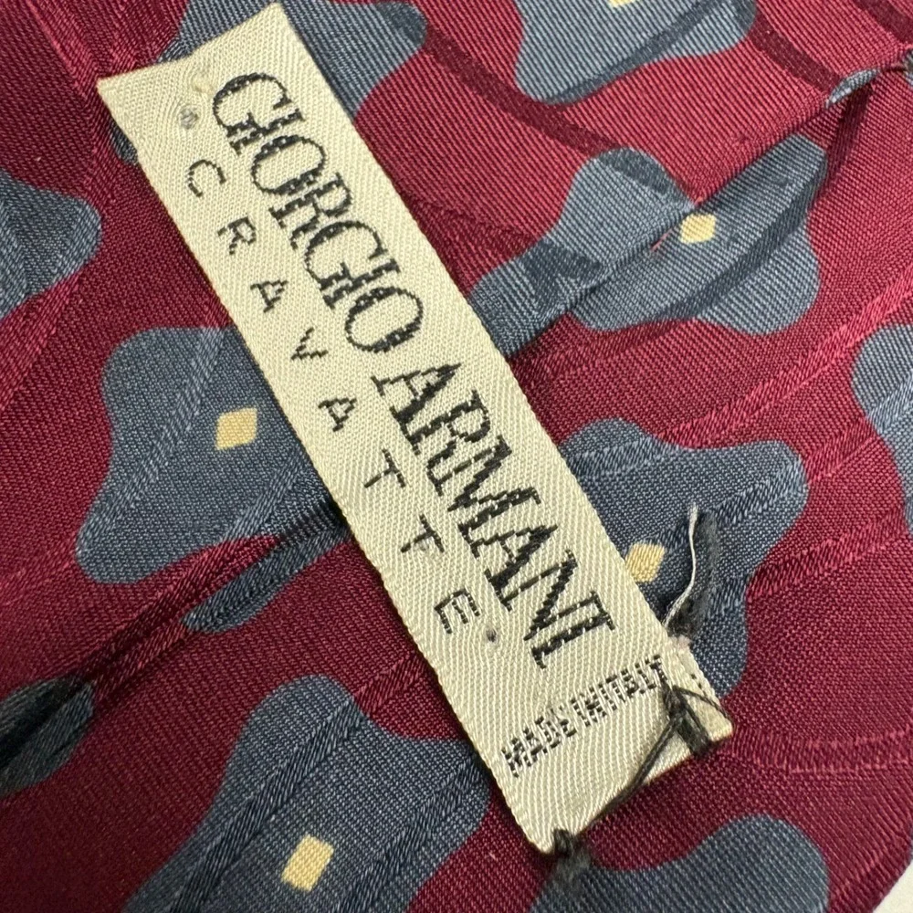 Giorgio Armani Silk Tie Mens OS Burgundy Geometric Floral Made in Italy 0453